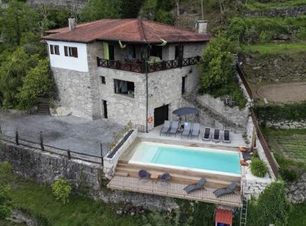 Bouro House | Gerês - Refúgio das Laranjeiras