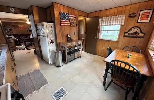 Jackman Cottage | Get away from the city life and go get some fresh air in the real country