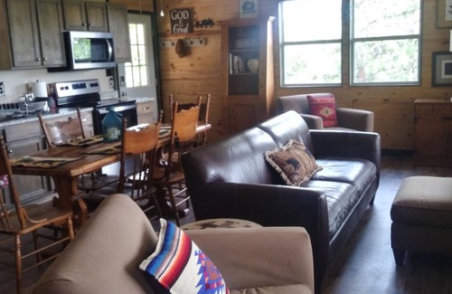 Tuskahoma Cabin | Get Away in your Truck or SUV to the Scenic and Secluded Whispering Pines Cabin