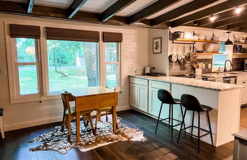Dan River Cottage | Get Cozy & take in the beauty of Groundhog Mountain @ the Cozy Doe!