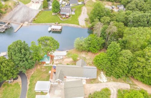 Taylorsville House | Getaway Cove At Lake Hickory
