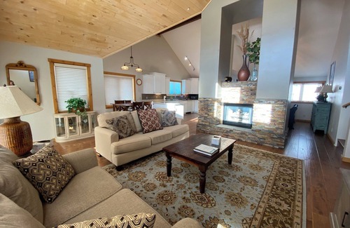 Crested Butte House | Getaway in CB @ the Alpine Edge Retreat! 4 bedroom Single Family Home.