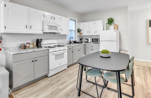 Hackensack River Waterfront Apartment | Getaway Private 2 Bedroom Apt Near NYC