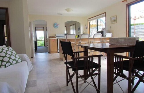 Sellicks Beach Cottage | Getaway! To Sellicks Beach to enjoy all this area has on offer. Sleeps 7