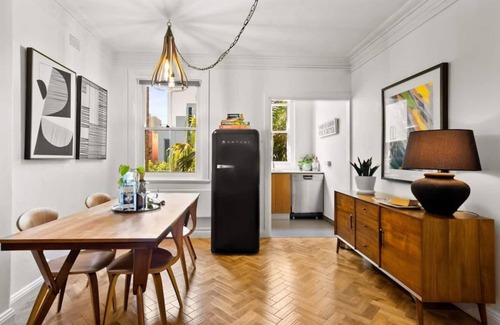 Kings Cross Apartment | Getawayz NSW - St. James, Art Deco Dream - 2 Bedder w/Aircon