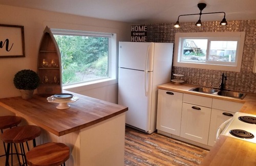 Calgary House | Ghost Country Cottage