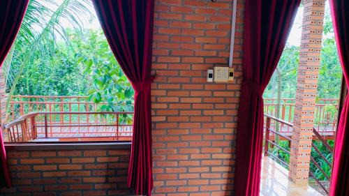 Quan Tom House | Gibbon Singing Home Stay