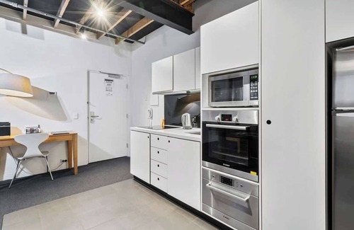 Sullivan's Cove Apartment | Gibson's Mill waterfront warehouse apartment - 203