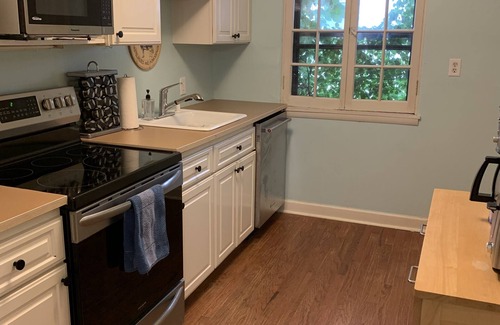 Southwest Minneapolis Apartment | Gigi's Villa