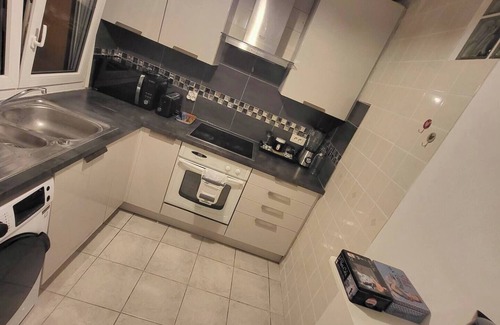 La Courneuve Apartment | Gilmore Home - Next to Paris city center