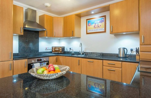Tenby Cottage | Giltar View, holiday property Tenby, Sleeps 5, 3 bedrooms, bathrooms