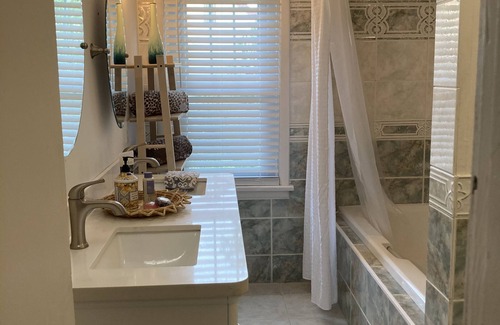 Gimli House | Gimli Family Vacation Getaway