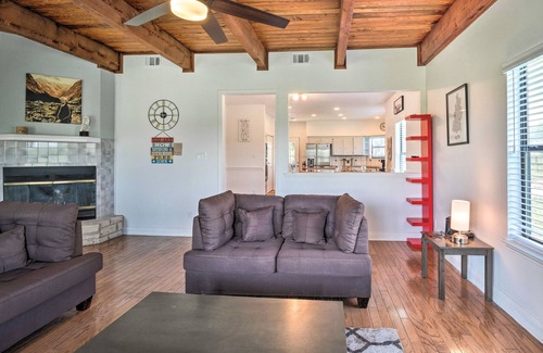 Garfield House | ‘Gingerland Ranch’ in Del Valle: Game Room & Porch