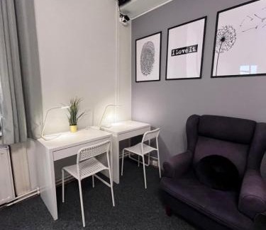 Wesoła Zachod Hostel | Girls Only Hostel