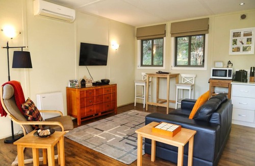 Gisborne Cottage | Gisborne Peak Winery - Cottages Vineyard Stay Macedon Ranges