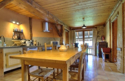 Haut-Valromey House | Gite 15 Pers, en Pleine Nature Avec Piscine