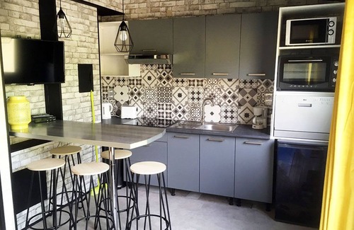 Boufflers Apartment | Gite 5 Pers Indoor and Heated Pool