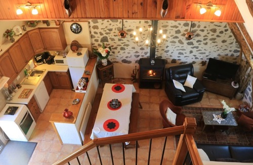 Anglards-de-Salers Cottage | Gite Anglards-de-Salers, 2 bedrooms, 4 persons