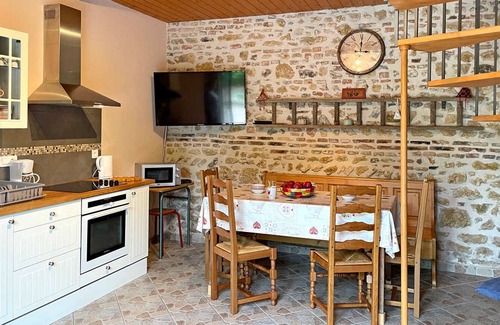 Avrilly Cottage | Gite Avrilly , 2 bedrooms, 5 persons