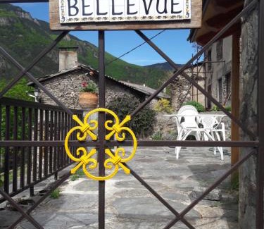 Nohedes Apartment | Gite Bellevue avec cheminée et bois offert