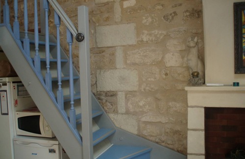 Saint-Cesaire House | Gite "blue shutters" Small country house in Charente Maritime