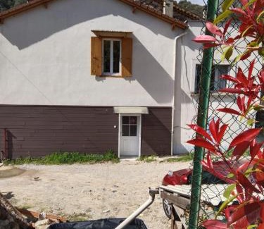 Vals-les-Bains House | Gite bord riviere volane