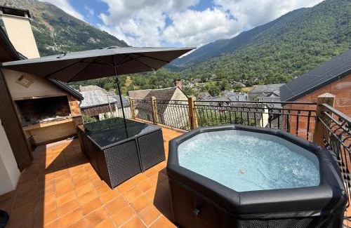 Boutx Villa | Gite boutx avec Jacuzzi 12 personnes 5 LITS DOUBLES ET 1 CANAPE LIT