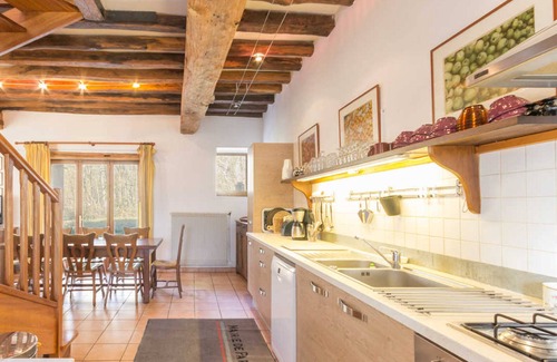 Cernay-la-Ville Cottage | Gite Cernay-la-Ville, 4 bedrooms, 10 persons