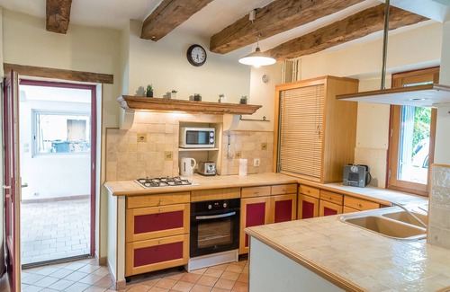 Montbazon House | Gîte Chez Stéphanie Montbazon, 5-bedroom farmhouse in the heart of the village - 15pers