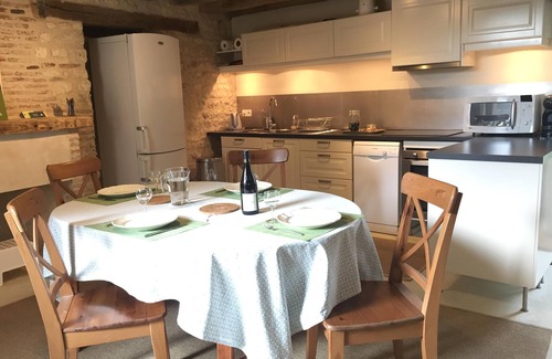 Beaune-la-Rolande Cottage | Gîte-Comfort-Ensuite with Shower