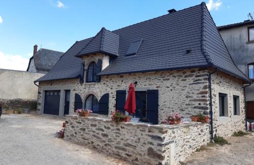 Saint-Santin House | gite de La Carrière