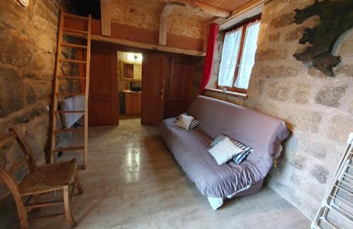 Malarce-sur-la-Thines House | Gite de la Maisonnette