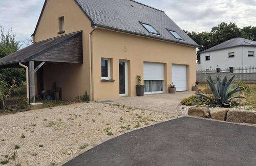 Broons Apartment | Gîte de la Planchette with swimming pool near leisure area, campsite and pond