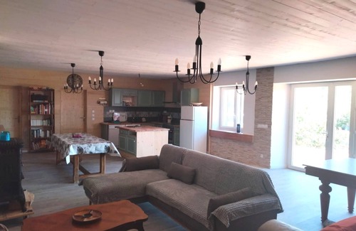 Vorey House | "Gîte Du Bachat" with Mountain View and Private Terrace