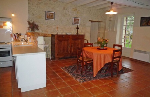 Salignac House | Gite DU Domaine DE Laubertrie