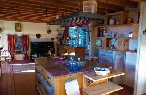 Vernay House | Gite du Hameau D'Amignié