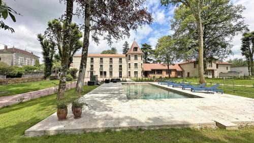 Rochechouart House | Gite du manoir des perrieres