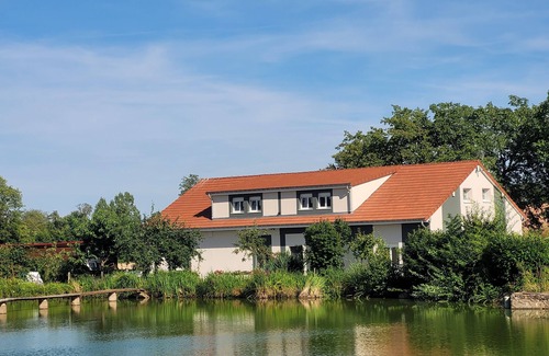 Petitefontaine House | Gite Exceptionnel . Bénéficiant D'un Parc au Bord dun Étang , Accès PMR