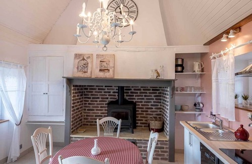 Pinsac Cottage | Gîte for 4 with bedroom in outbuilding - between Rocamadour and Sarlat