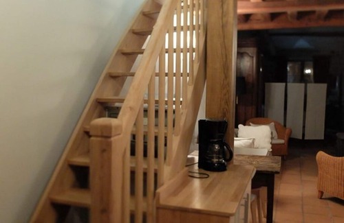 Viscomtat Cottage | Gîte in the heart of the forest, with swimming pool and beautiful views!