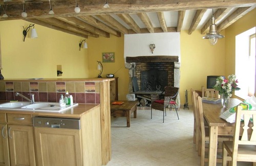 La Celle-les-Bordes Cottage | Gite La Celle-les-Bordes, 3 bedrooms, 6 persons