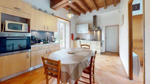 Saint-Julien-des-Landes House | Gite Les Fragonnettes
