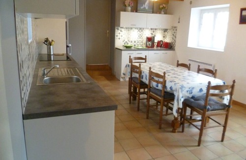 Landunvez House | Gite menhir ground floor between land and sea