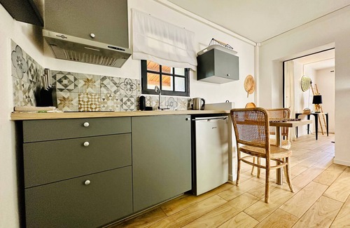 Le Bar-sur-Loup Apartment | Gite Mimosa, Gite zen avec spa et lit ronds