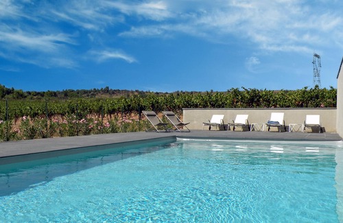 Rieux-Minervois Cottage | Gite Muscat, communal heatable and fenced pool, surrounded by vineyards