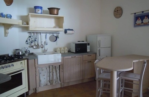 San Secondo di Pinerolo House | Gîte on the hill, for all-season living, with swimming pool in summer