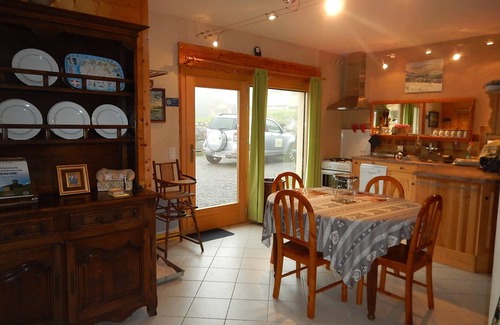 Habere-Poche Ski Chalet | Gîte on the ground floor of a real wooden chalet, a former painter's studio.