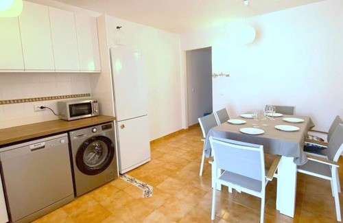 Santa Margarida Cottage | Gite Roses, 5 bedrooms, 8 persons