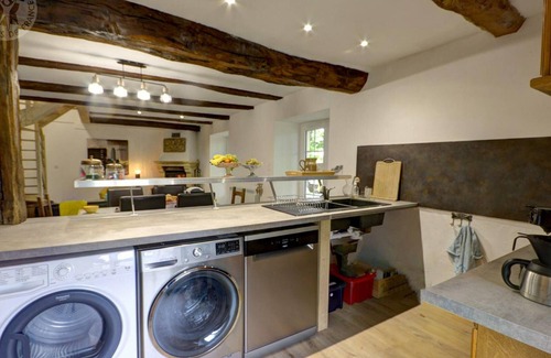 Saint-Denis-de-Cabanne Cottage | Gite Saint-Denis-de-Cabanne, 2 bedrooms, 6 persons