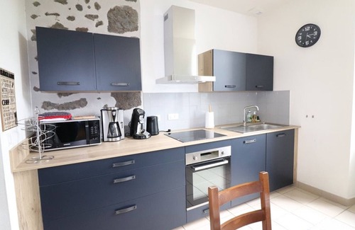 Saint-Martin-Valmeroux Cottage | Gite Saint-Martin-Valmeroux, 4 bedrooms, 8 persons